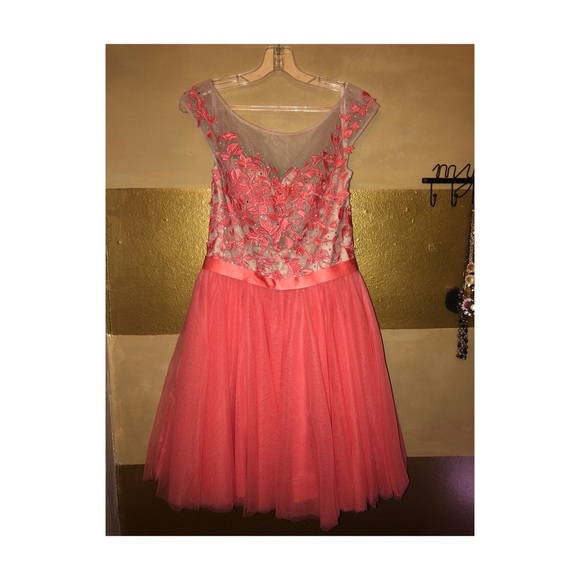 Homecoming/ Prom Dress - Picture 1 of 5